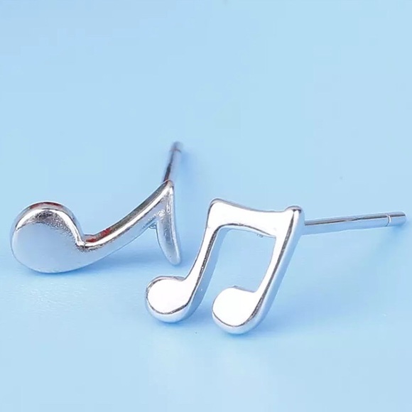 !!LAST PAIR!! Mismatch Silver Music Note Earrings - Picture 2 of 5
